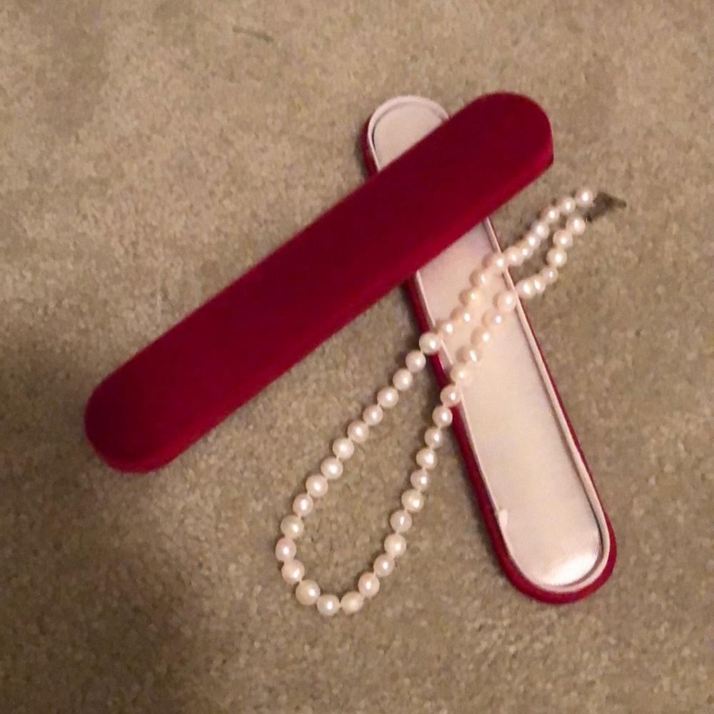 Real pearl necklace